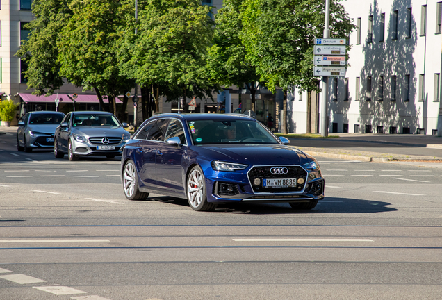 Audi RS4 Avant B9