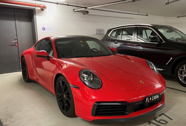 Porsche 992 Carrera 4S