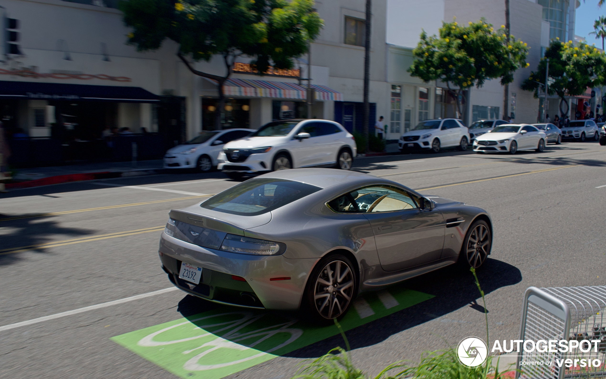 Aston Martin V8 Vantage 2012