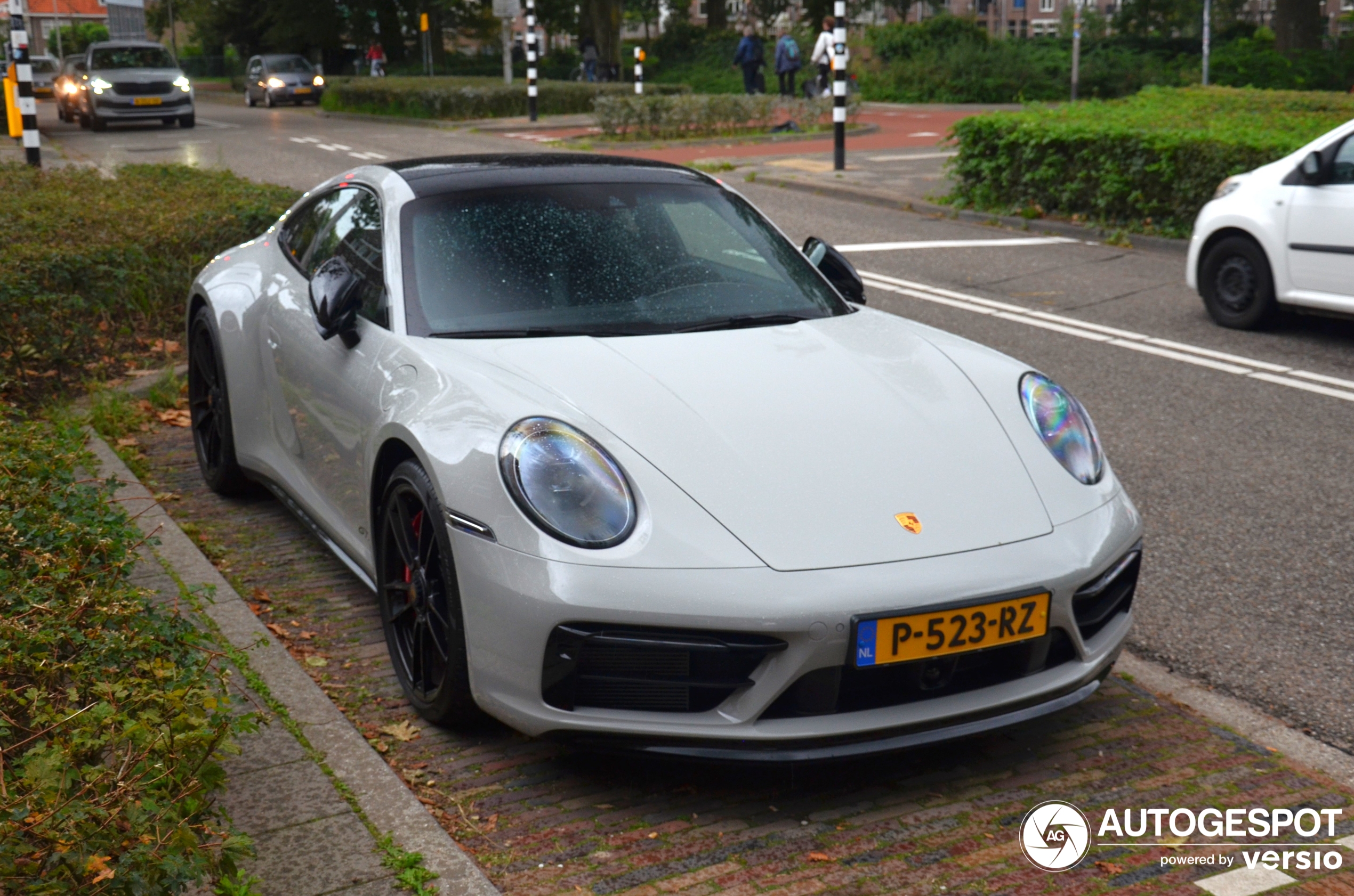 Porsche 992 Carrera 4 GTS