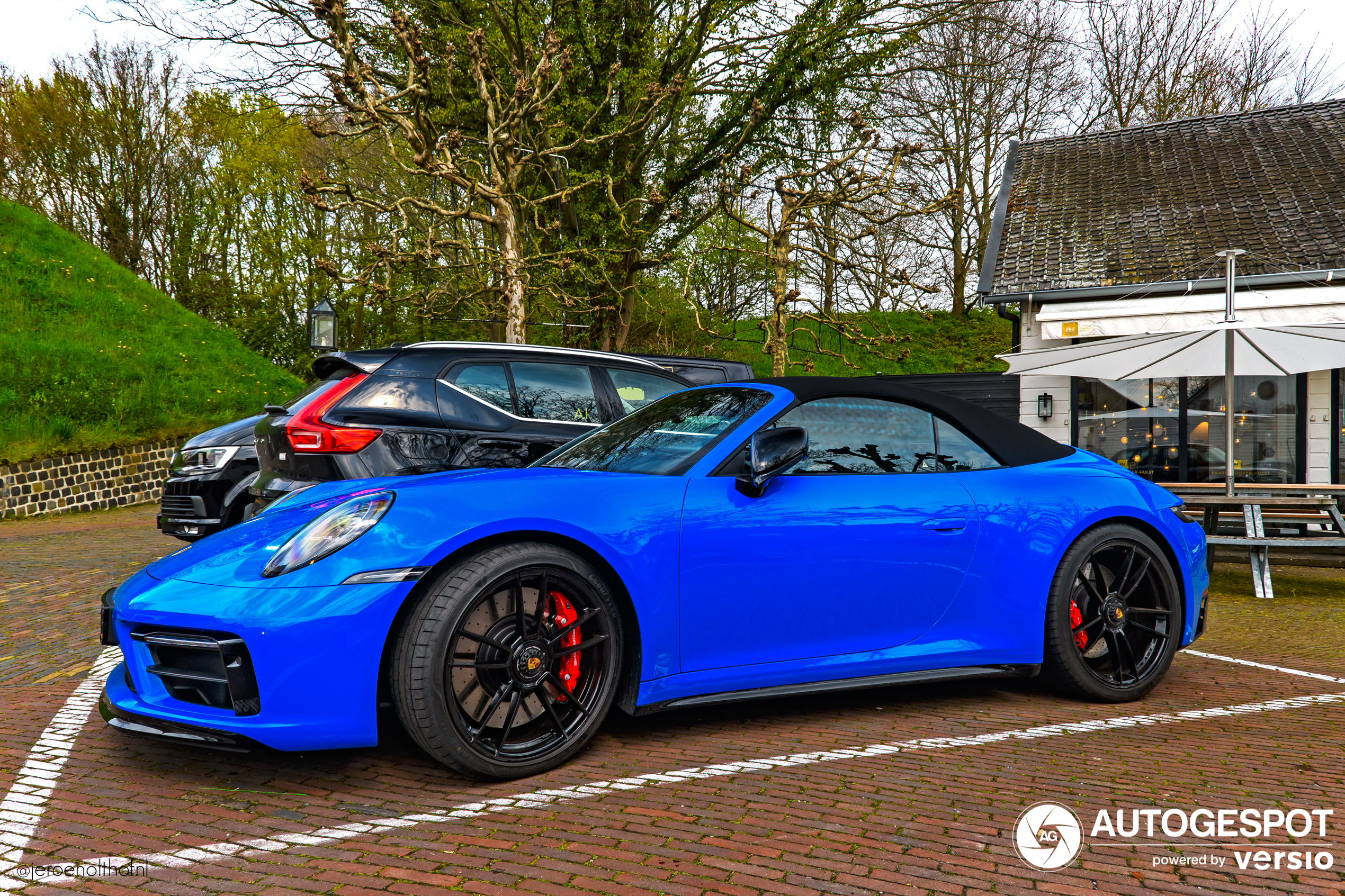 Porsche 992 Carrera 4 GTS Cabriolet