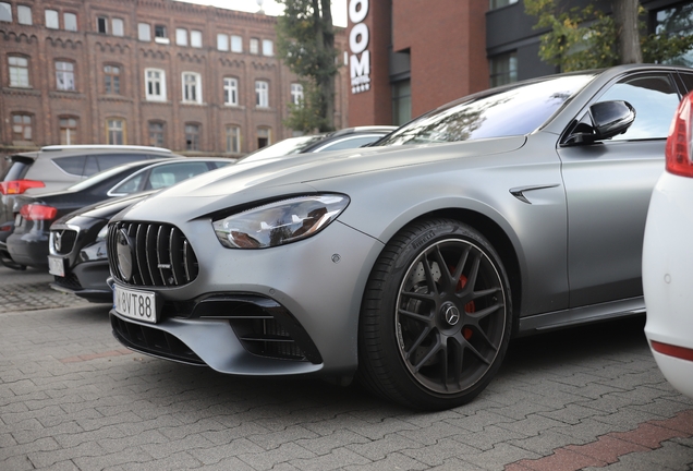 Mercedes-AMG E 63 S W213 2021