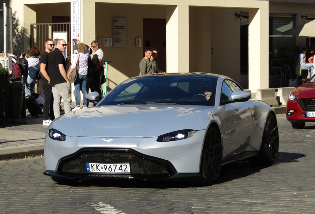 Aston Martin V8 Vantage 2018