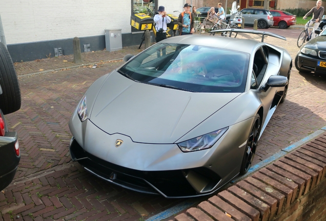 Lamborghini Huracán LP640-4 Performante