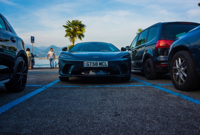 McLaren GT