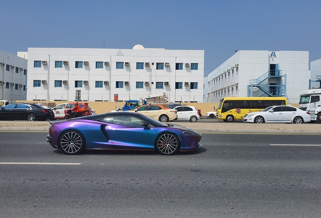 McLaren GT