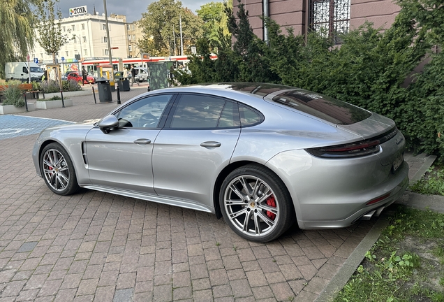 Porsche 971 Panamera Turbo