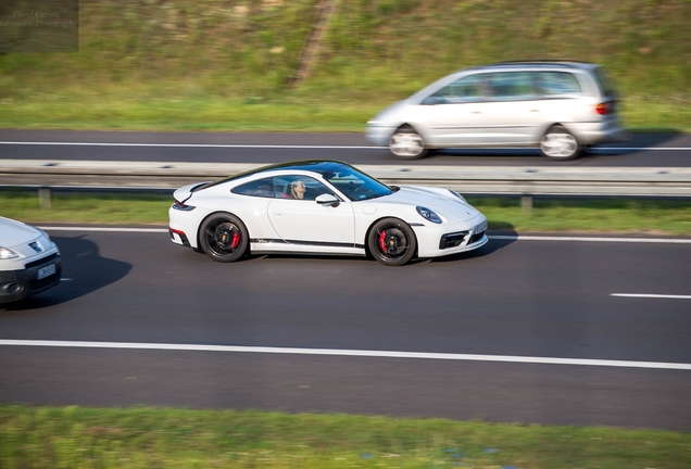 Porsche 992 Carrera 4S