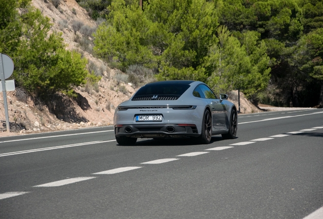 Porsche 992 Carrera GTS