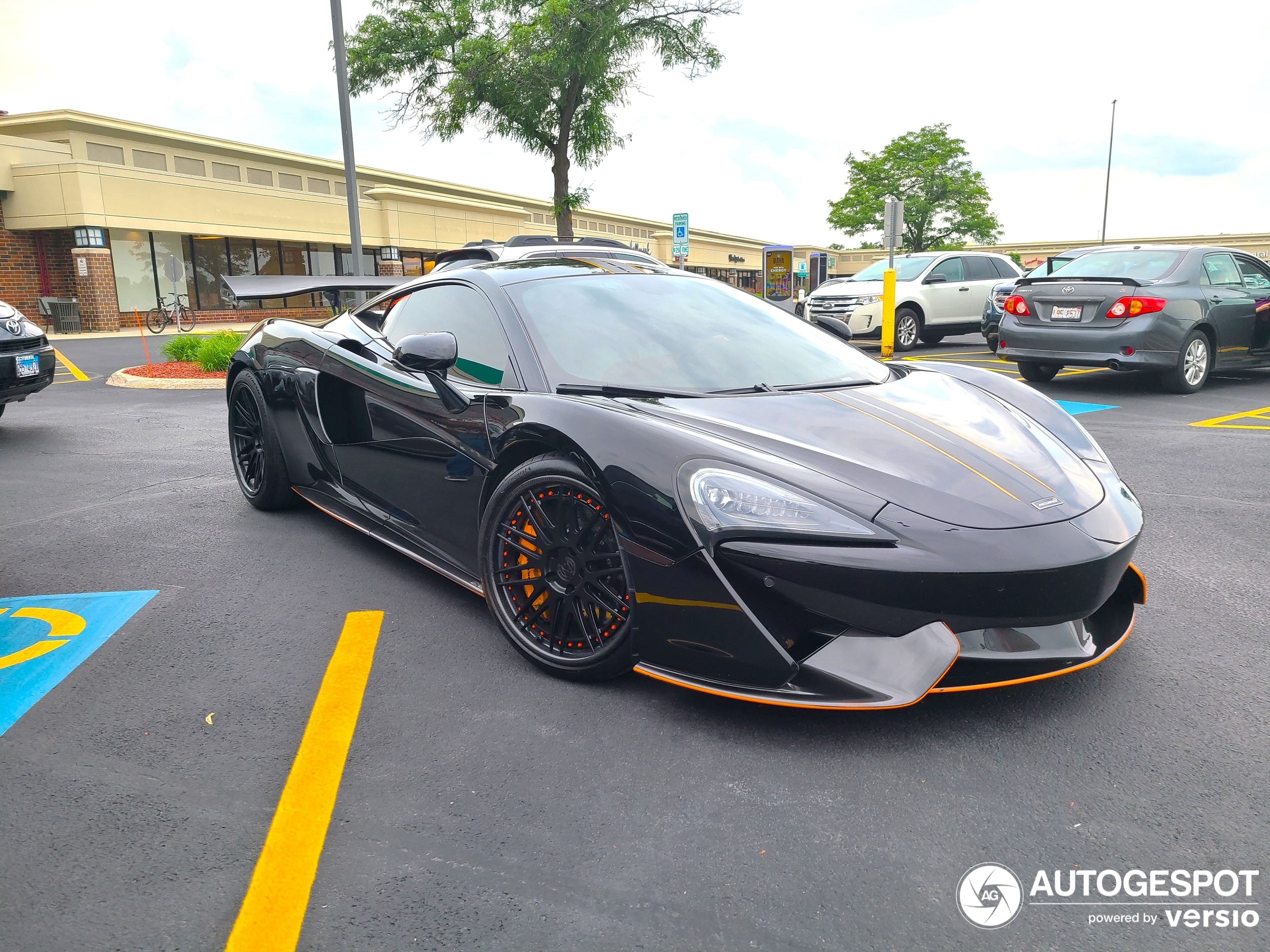 McLaren 570S