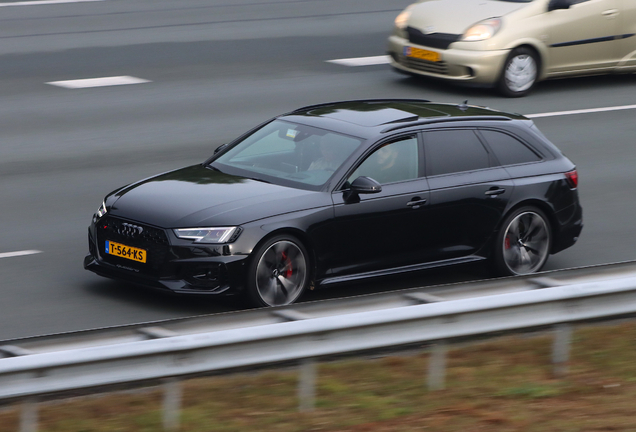 Audi RS4 Avant B9