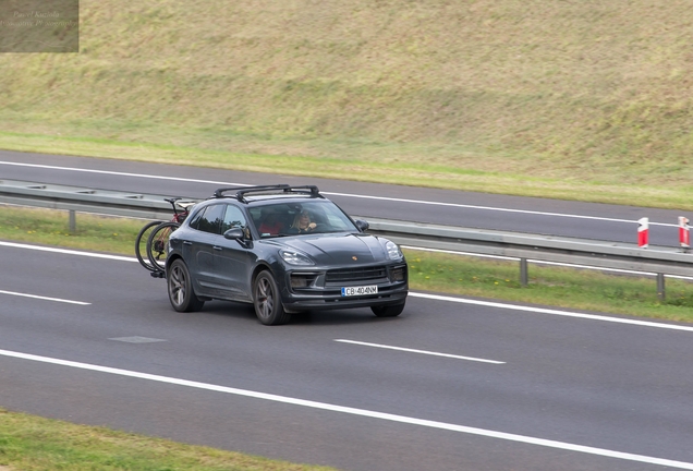 Porsche 95B Macan GTS MkIII