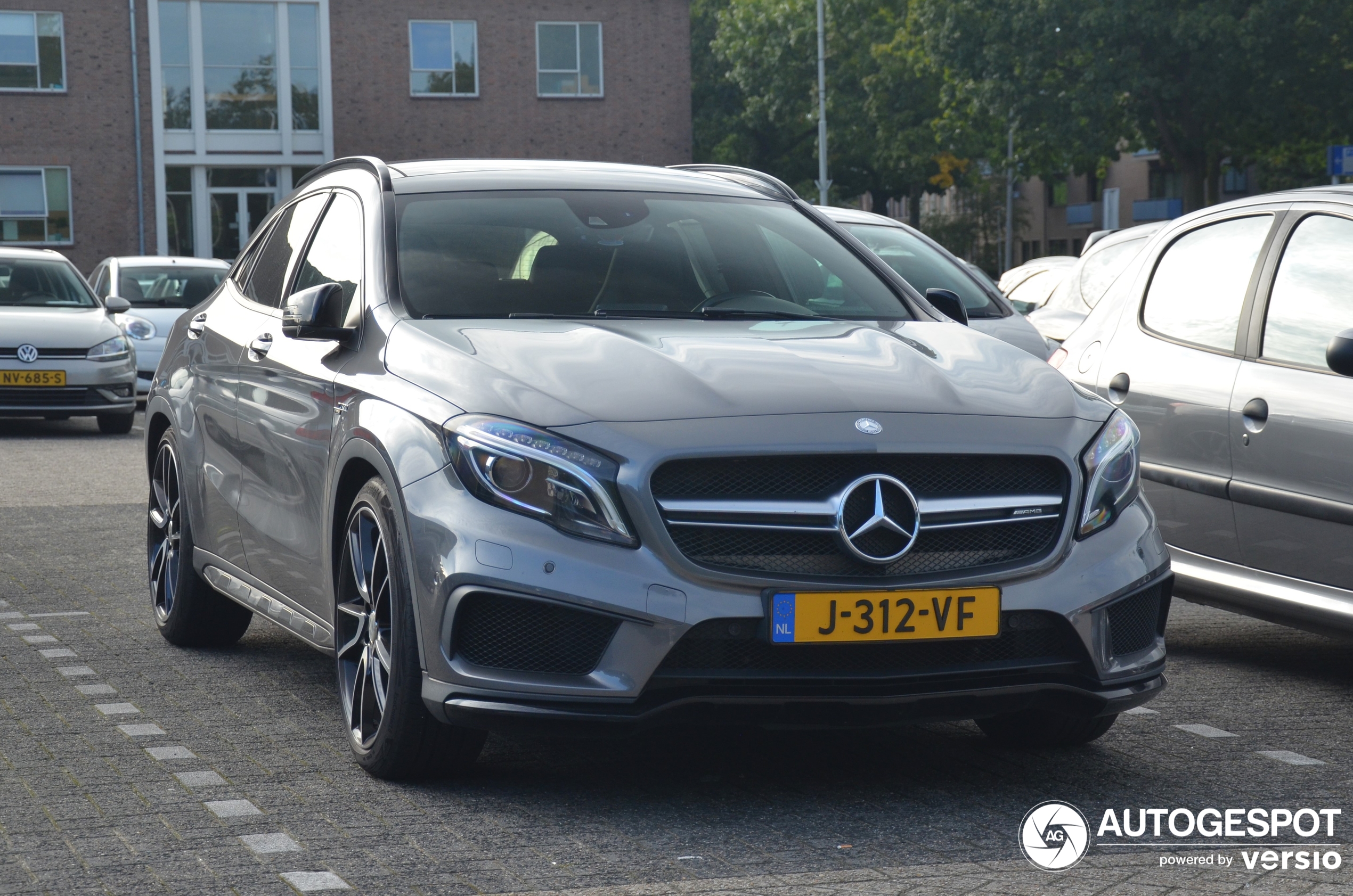 Mercedes-Benz GLA 45 AMG X156