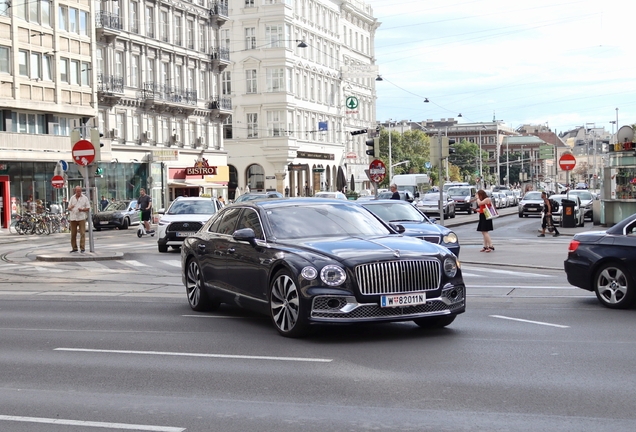 Bentley Flying Spur Hybrid Azure