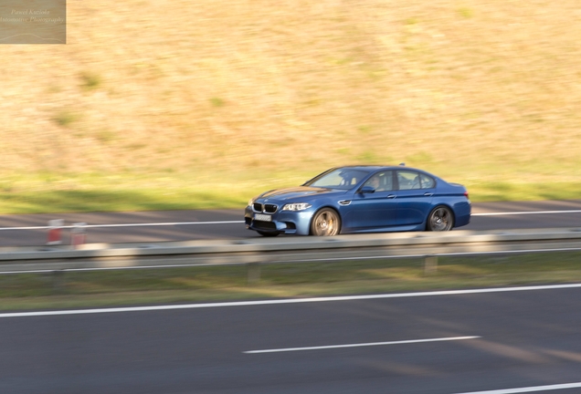 BMW M5 F10 2011