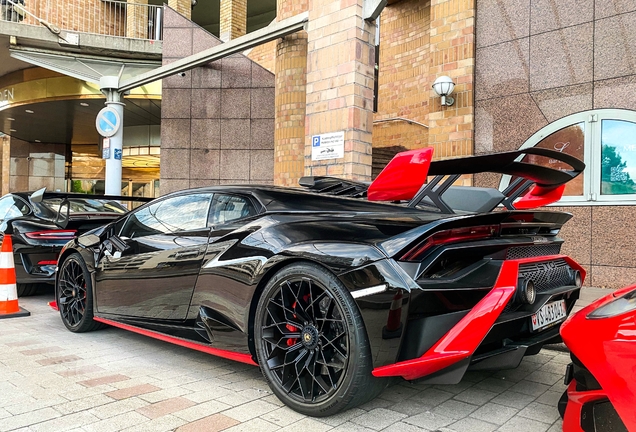 Lamborghini Huracán LP640-2 STO