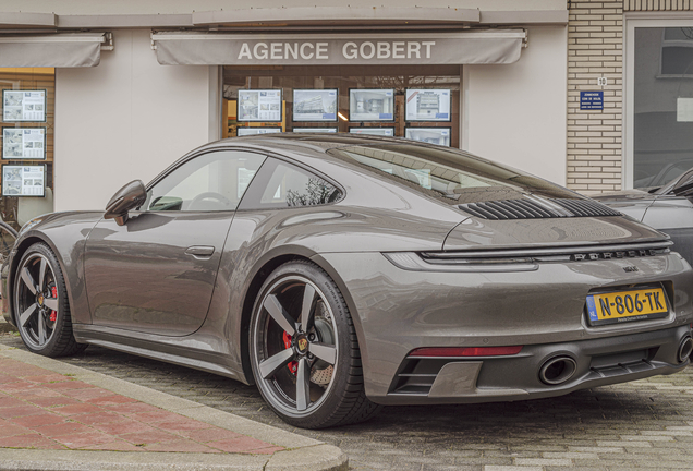 Porsche 992 Carrera 4S