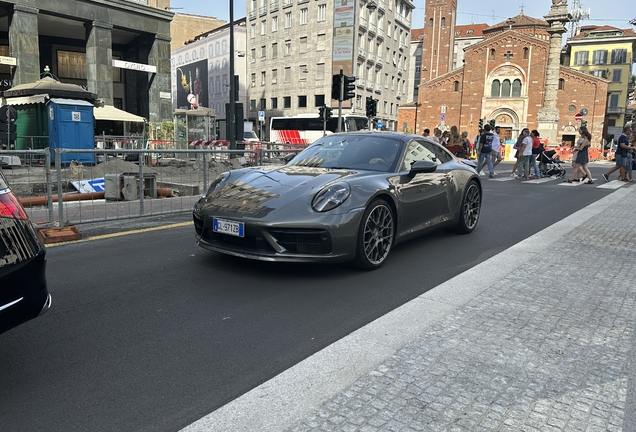 Porsche 992 Carrera 4S