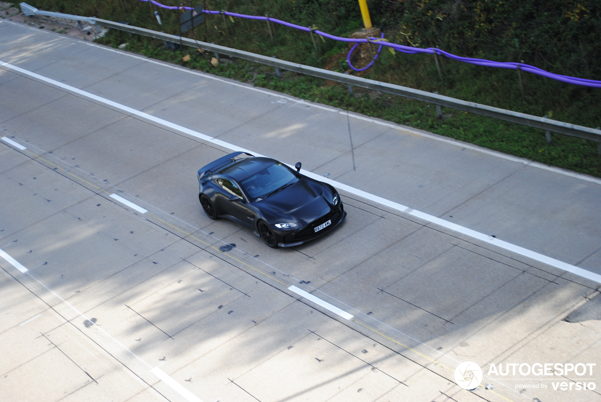 Aston Martin V12 Vantage 2023