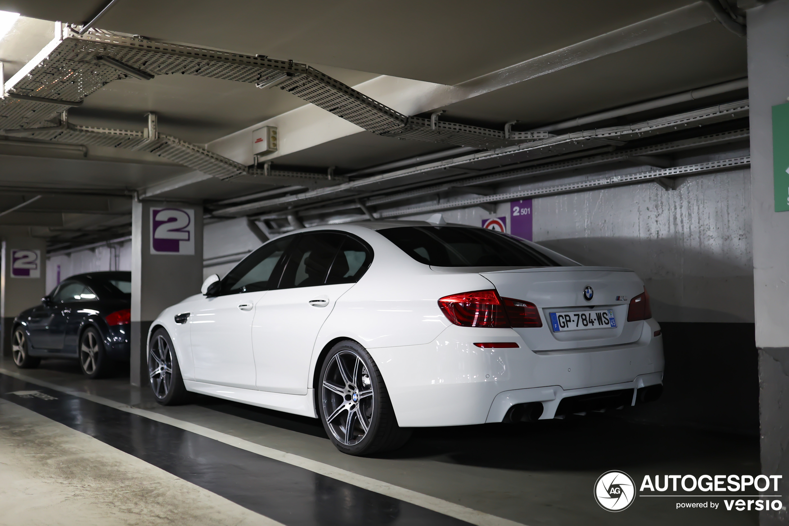 BMW M5 F10 2011