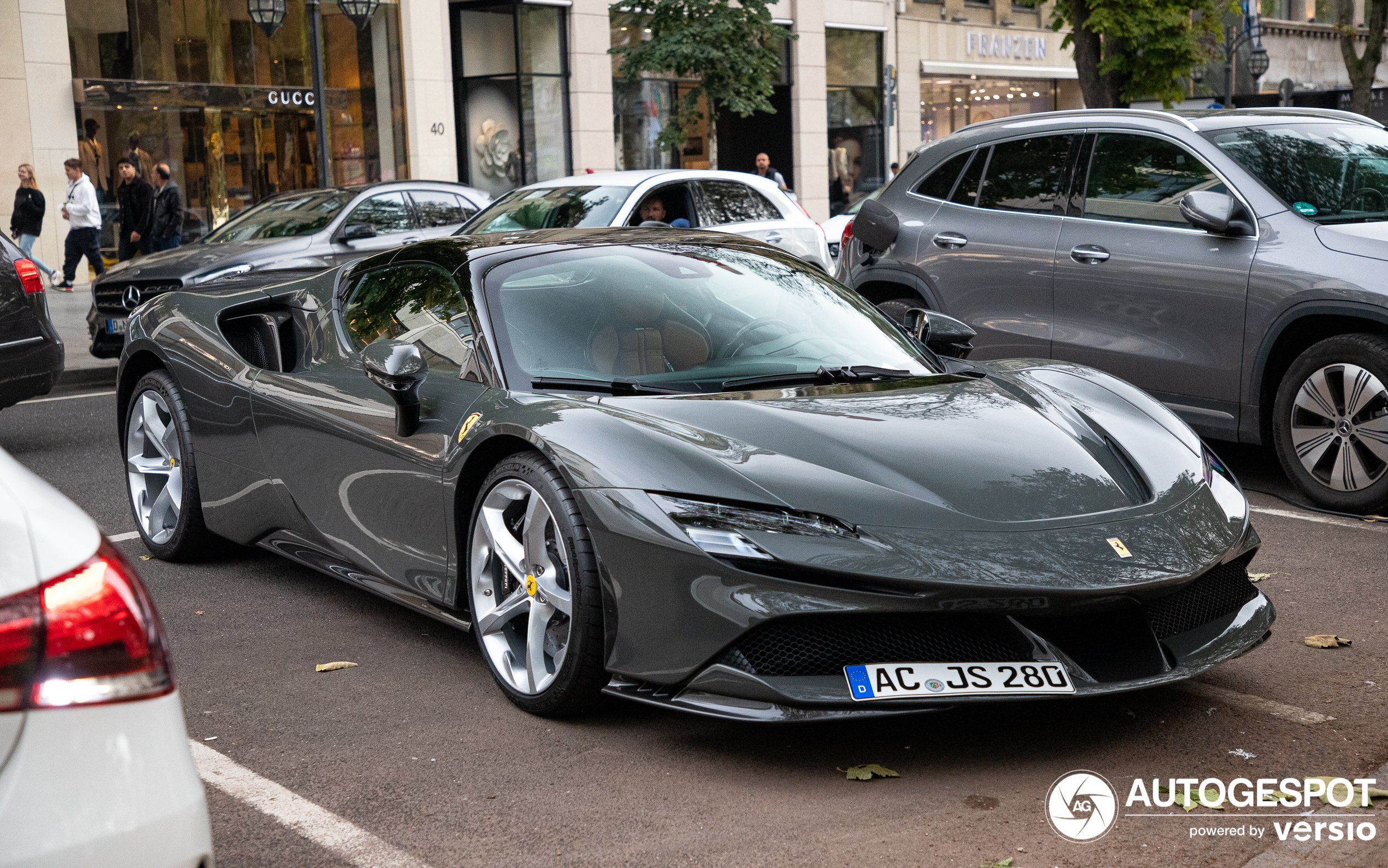 Ferrari SF90 Spider