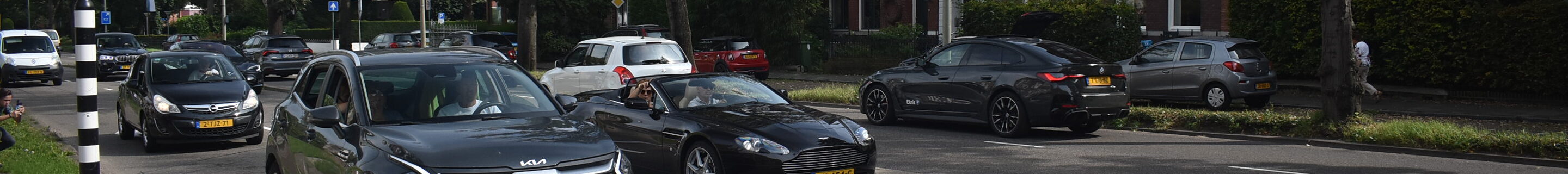 Aston Martin V8 Vantage Roadster