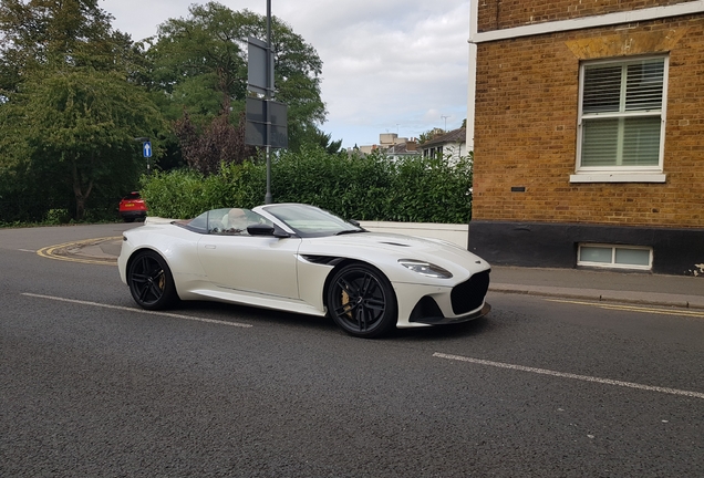 Aston Martin DBS Superleggera Volante