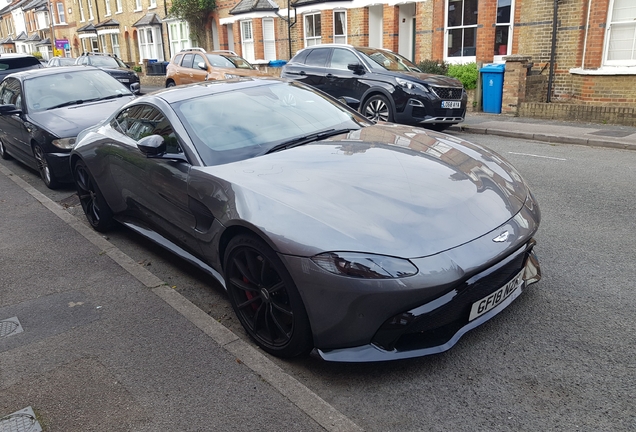 Aston Martin V8 Vantage 2018