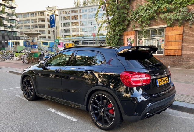 Mercedes-Benz GLA 45 AMG X156