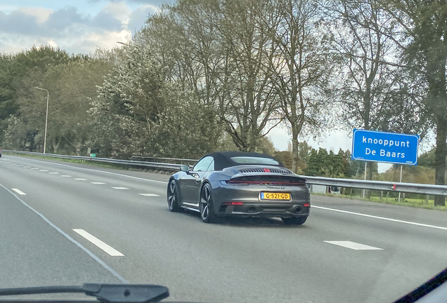 Porsche 992 Carrera 4S Cabriolet