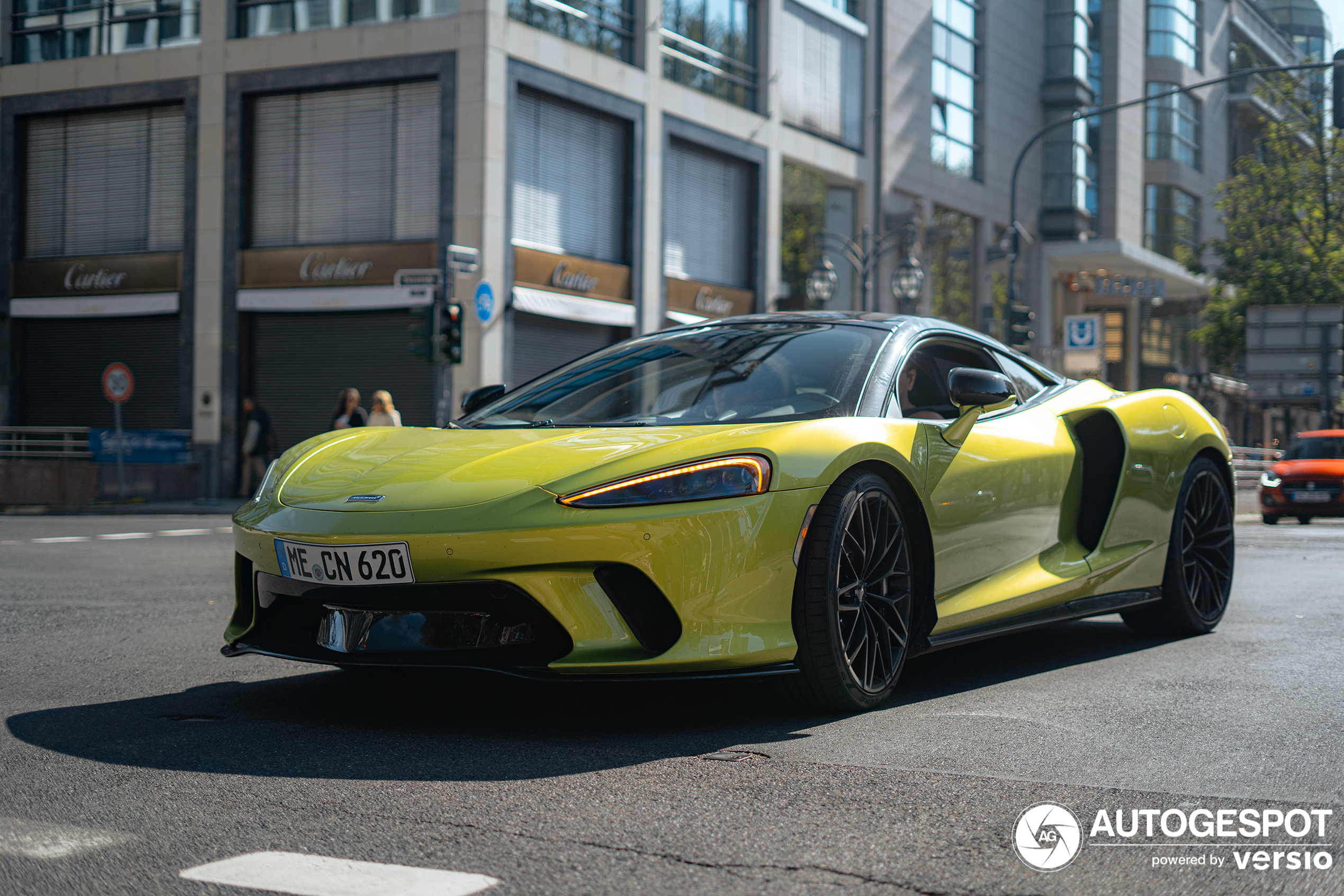 McLaren GT