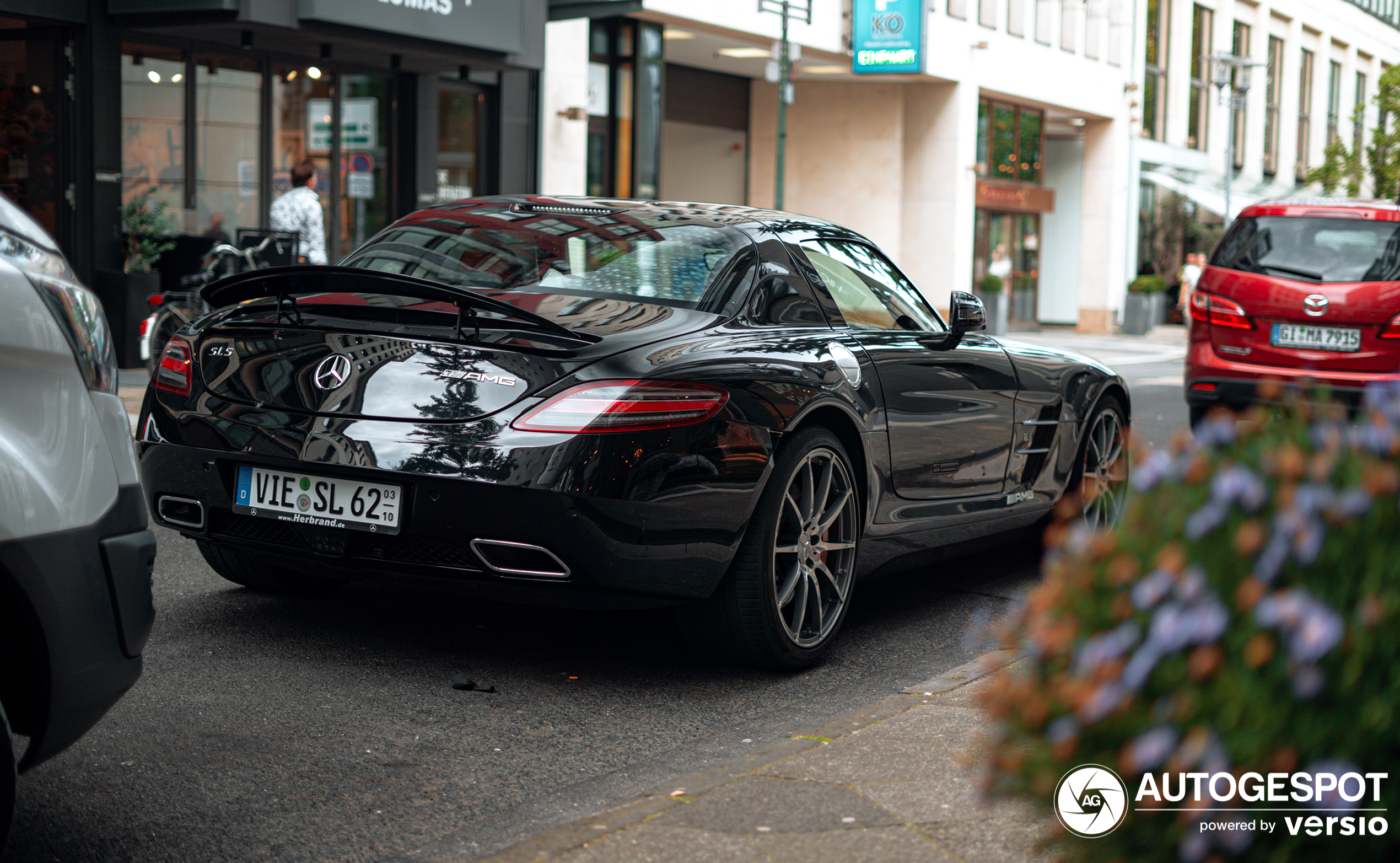 Mercedes-Benz SLS AMG