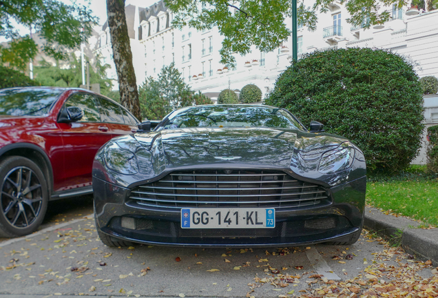 Aston Martin DB11