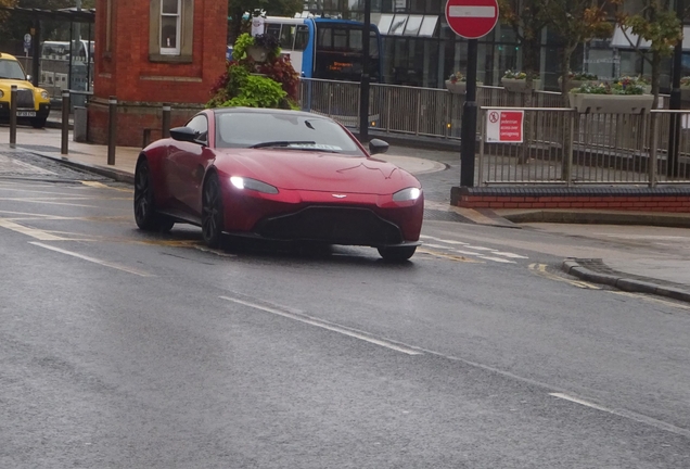 Aston Martin V8 Vantage 2018