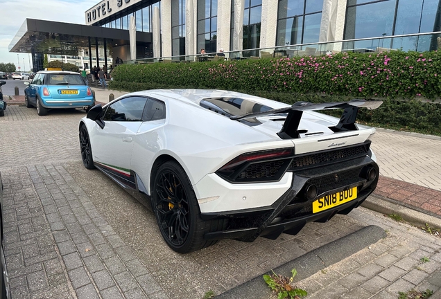 Lamborghini Huracán LP640-4 Performante