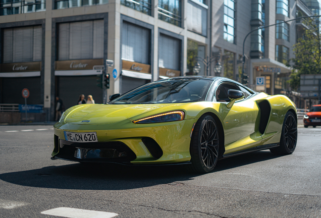 McLaren GT