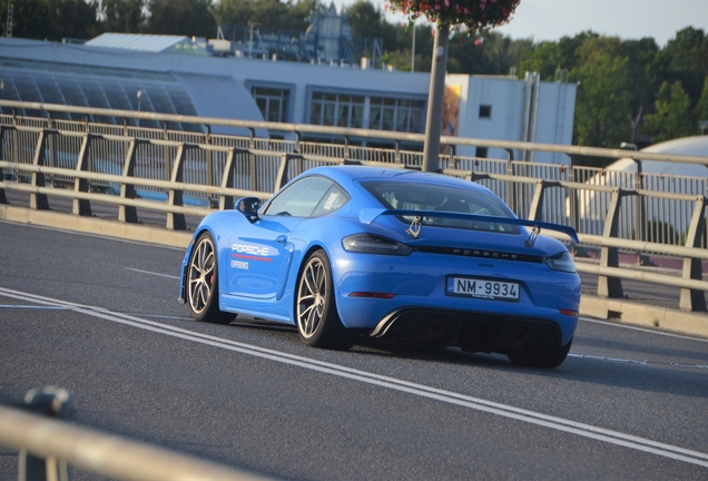 Porsche 718 Cayman GT4