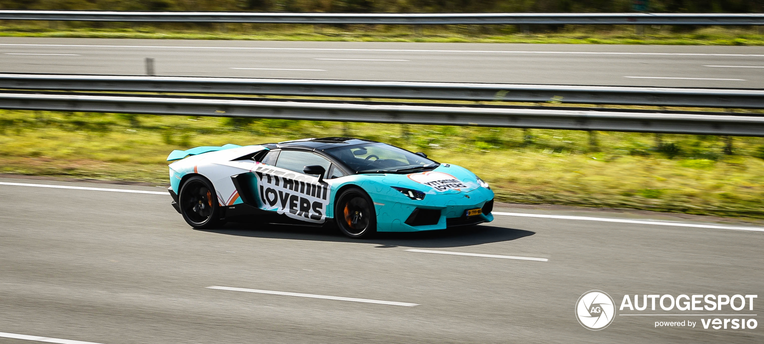 Lamborghini Aventador LP700-4 Roadster