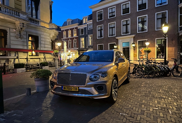 Bentley Bentayga Hybrid 2021