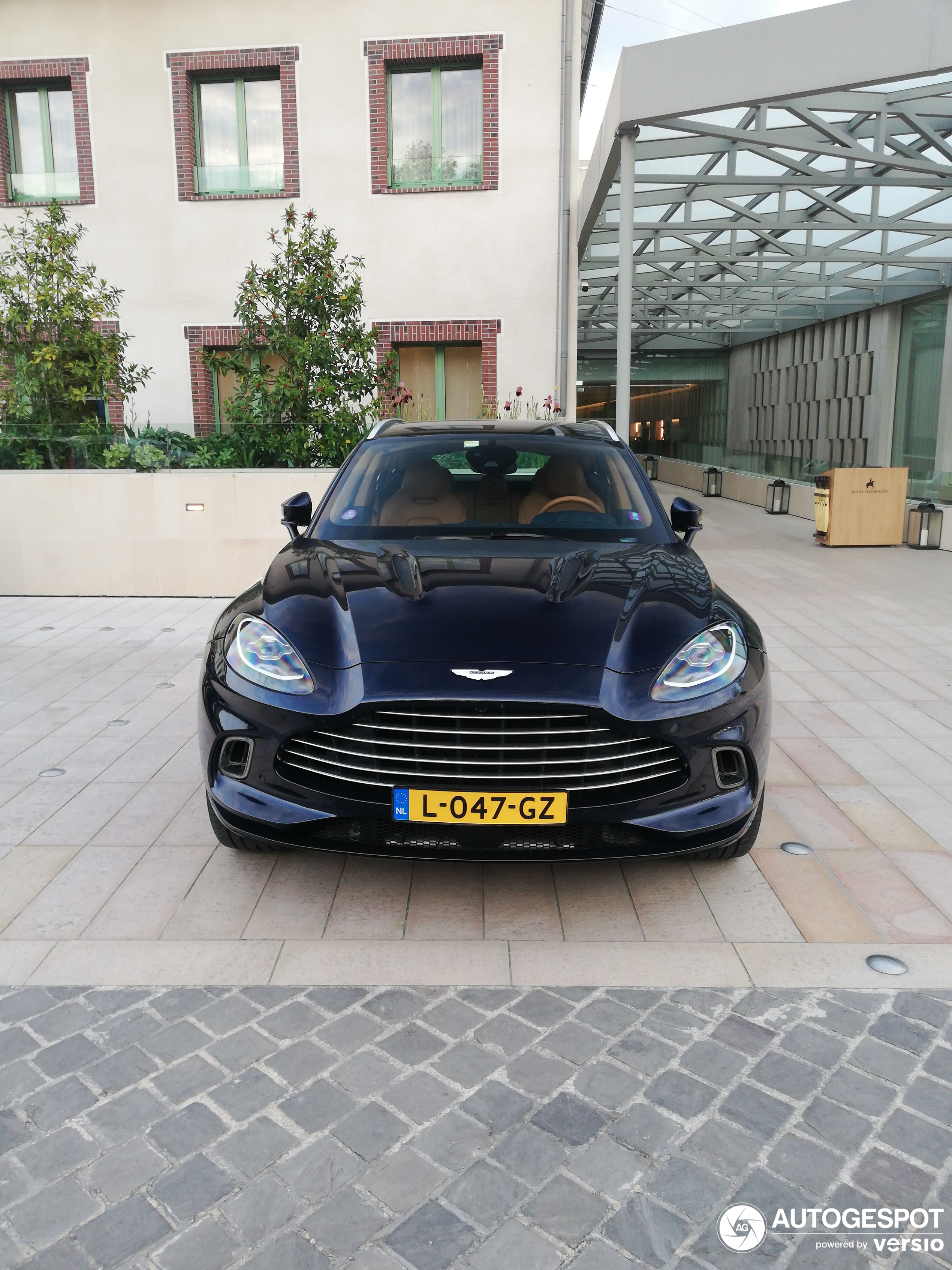 Aston Martin DBX