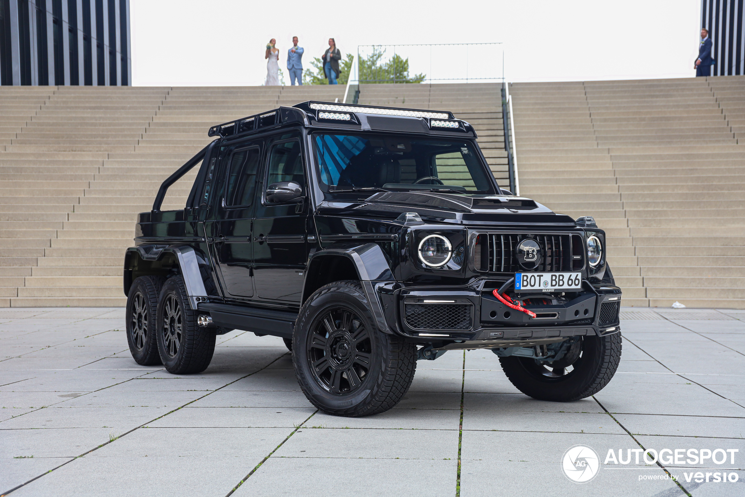 Potpuno novi Brabus 6x6 debituje u Dizeldorfu.