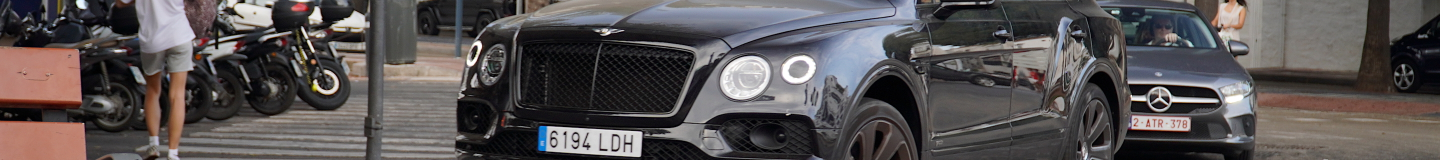 Bentley Bentayga V8 Design Series