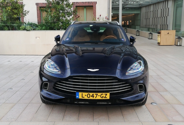 Aston Martin DBX