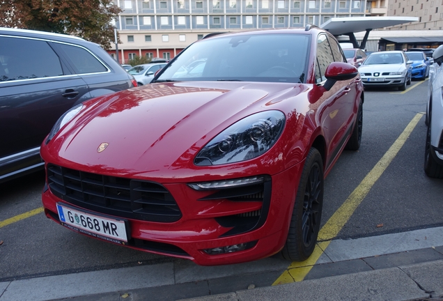 Porsche 95B Macan GTS