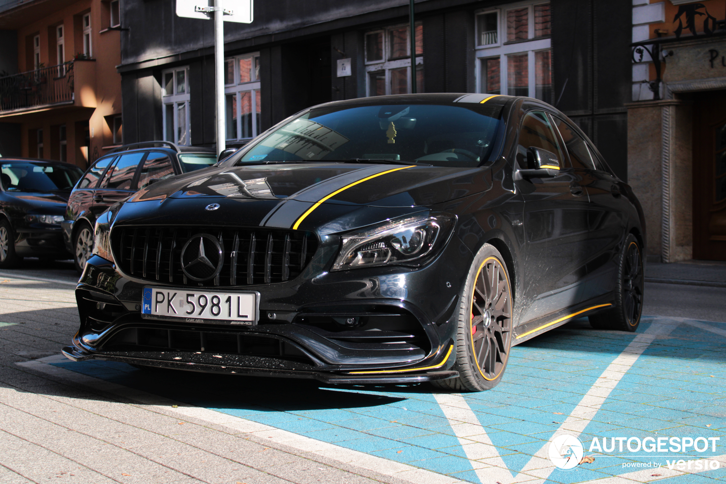 Mercedes-AMG CLA 45 C117 Yellow Night Edition