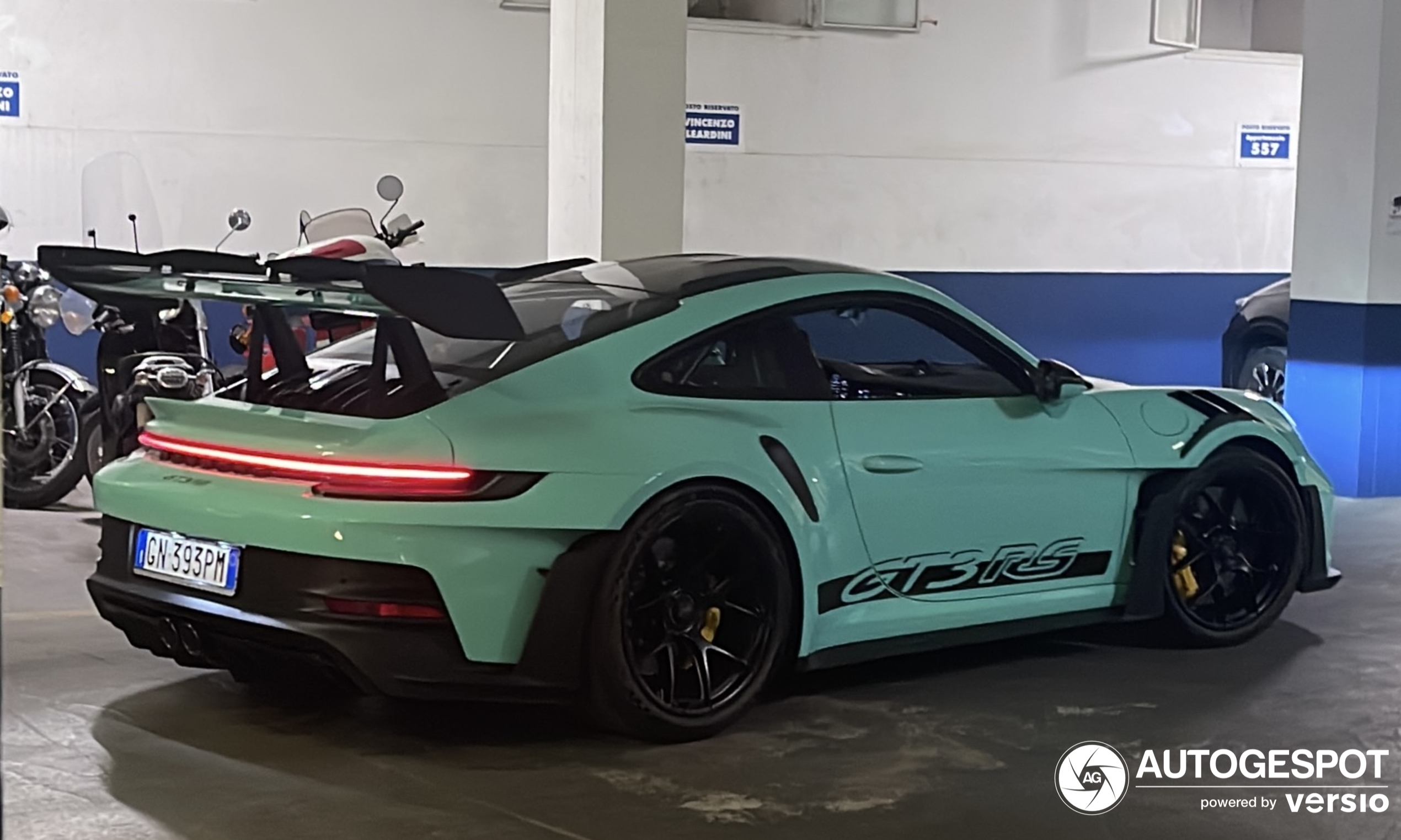 Porsche 992 GT3 RS Weissach Package