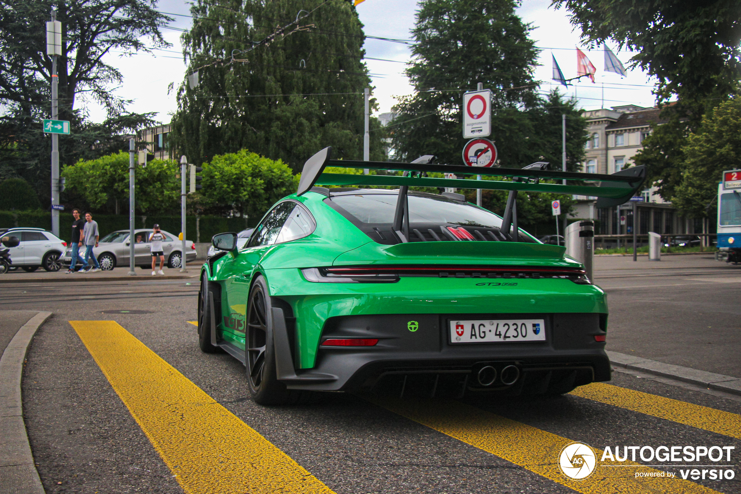 Porsche 992 GT3 RS Weissach Package