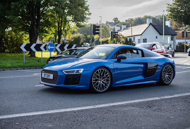 Audi R8 V10 Plus 2015