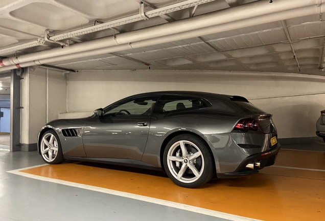 Ferrari GTC4Lusso