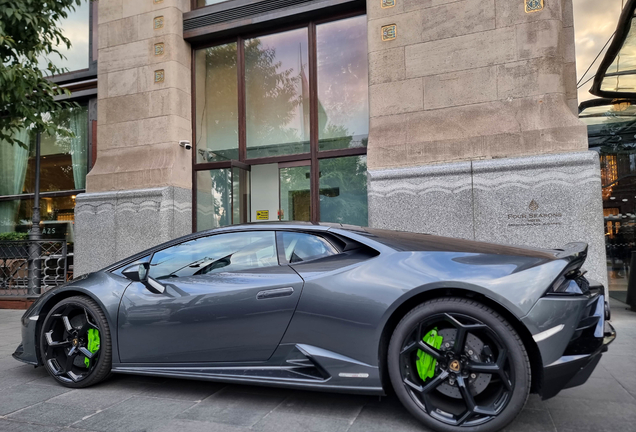 Lamborghini Huracán LP640-4 EVO